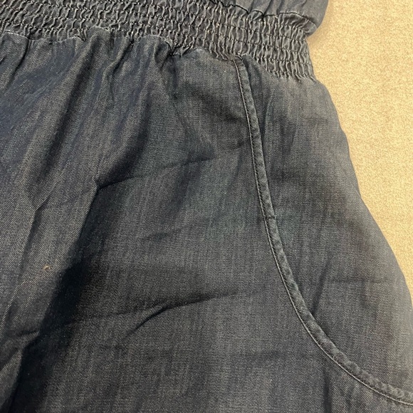 ❤️2/$50❤️[M] Gap "Kitts" tie-back blue denim dress- NWOT - Picture 2 of 9